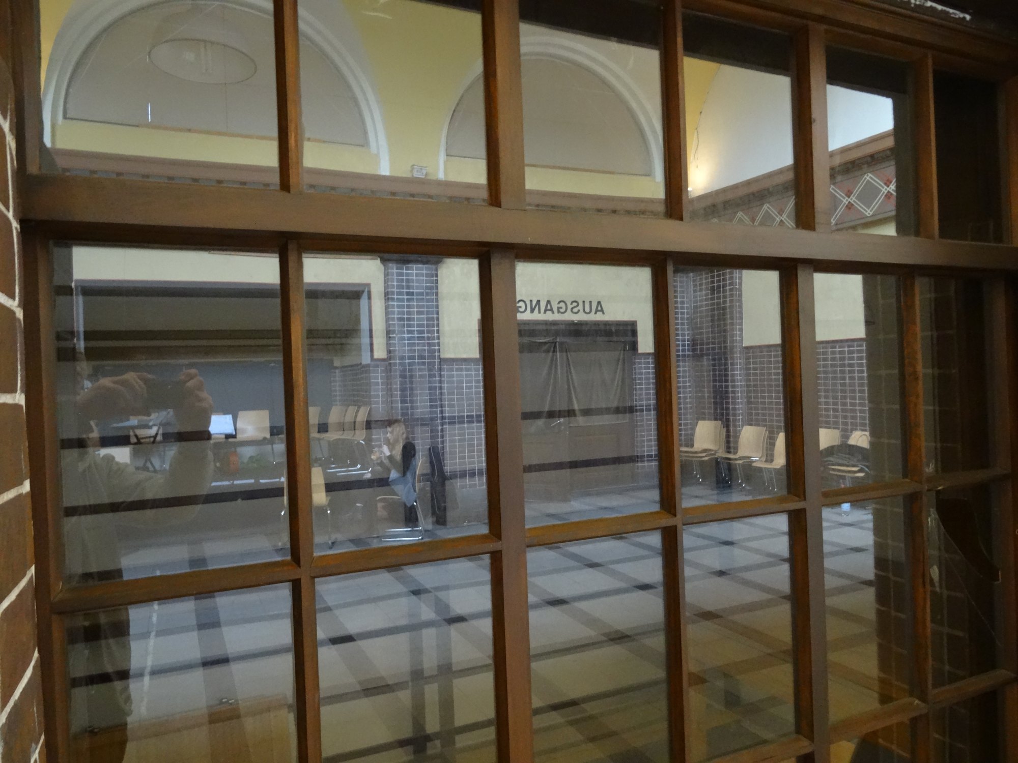 Zoom /zurueck = Klick ins Bild