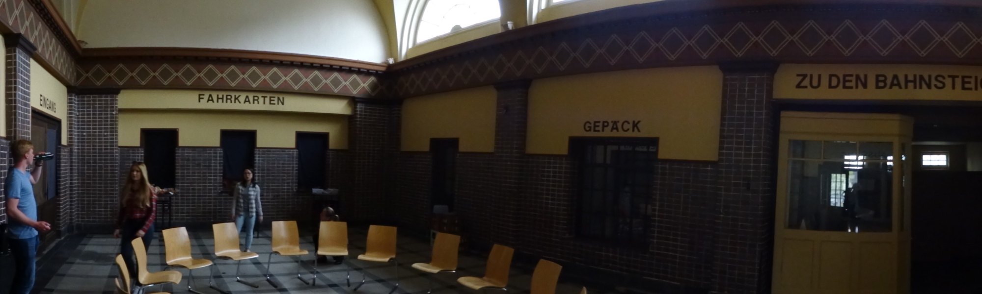 Zoom /zurueck = Klick ins Bild