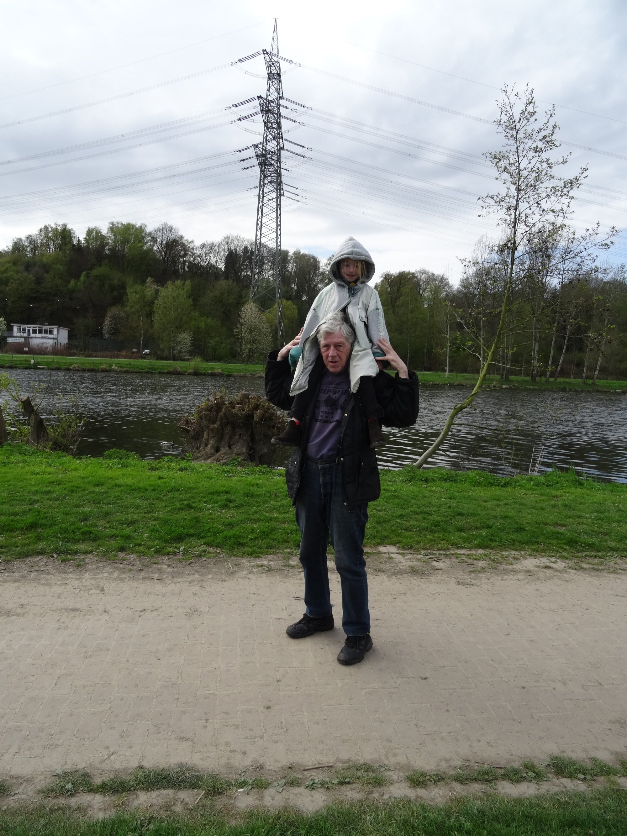 Zoom /zurueck = Klick ins Bild